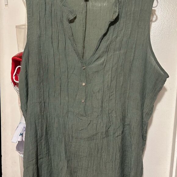 EUC Cocomo Sleeveless Green Blouse - Picture 1 of 6